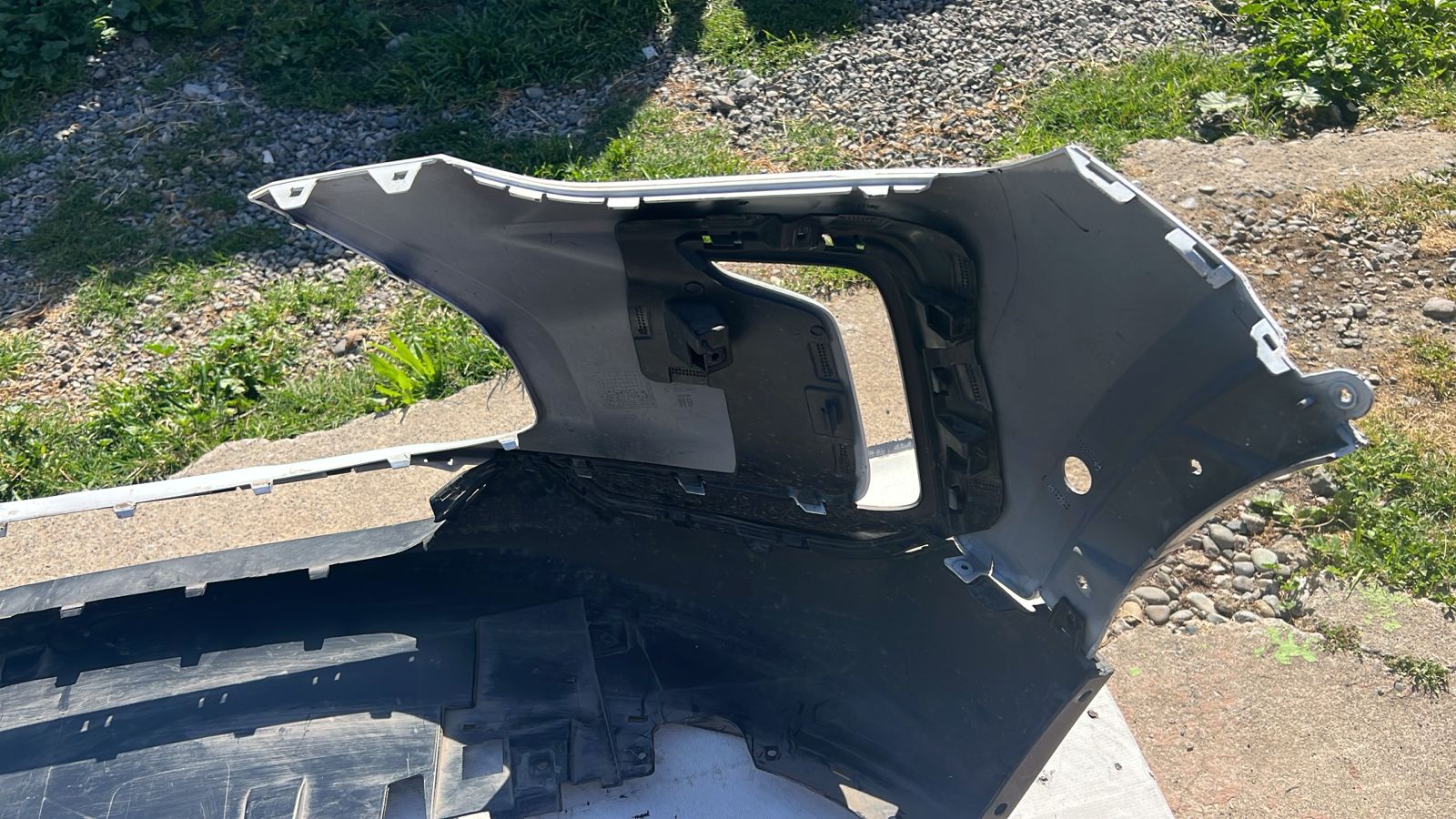 PARACHOQUE DELANTERO CHEVROLET TRACKER (21-25) - Image 8