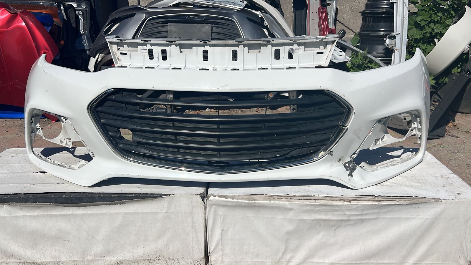 PARACHOQUE DELANTERO CHEVROLET TRACKER (17-20)