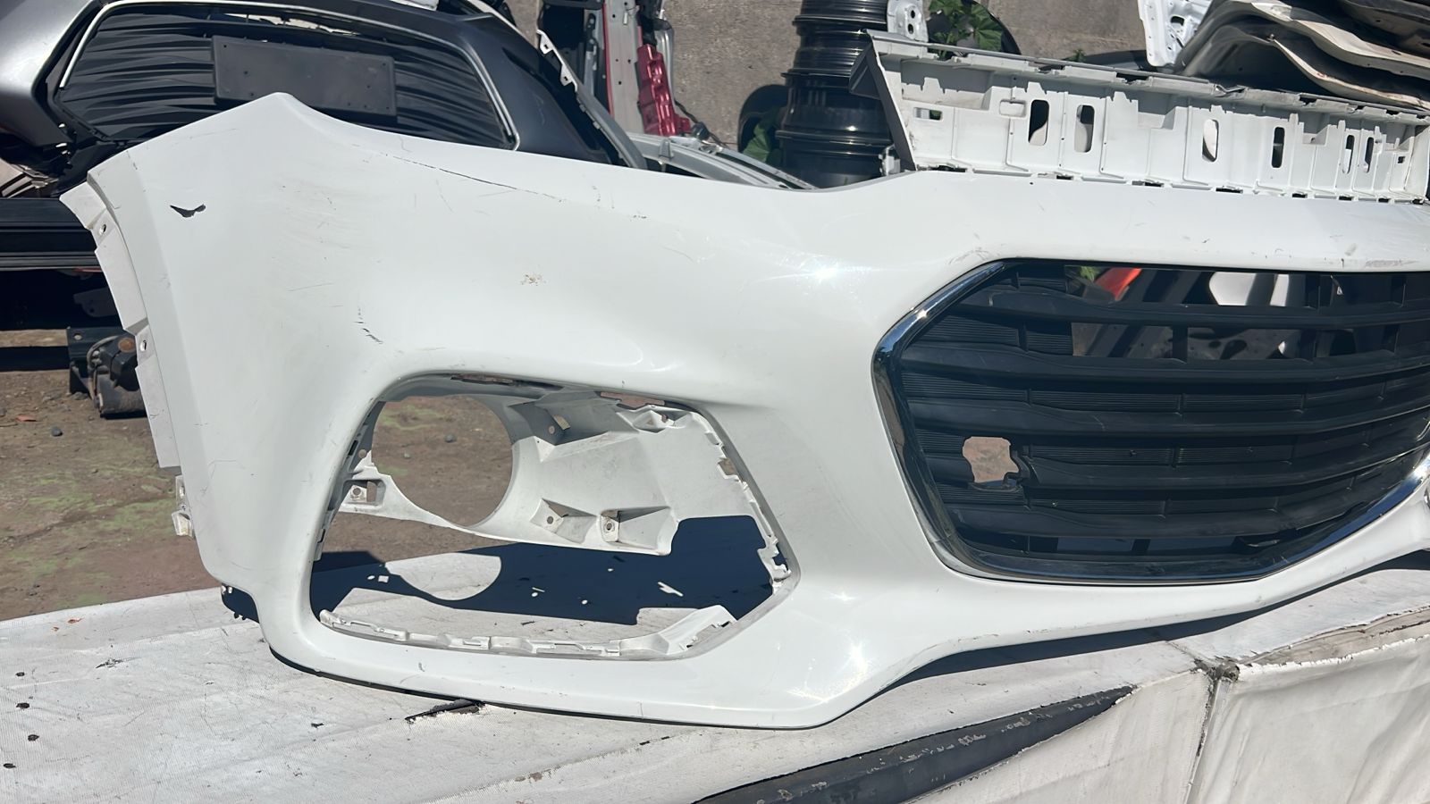 PARACHOQUE DELANTERO CHEVROLET TRACKER (17-20) - Image 2