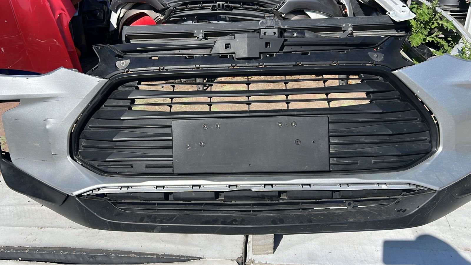 PARACHOQUE DELANTERO CHEVROLET TRACKER (21-25) - Image 4