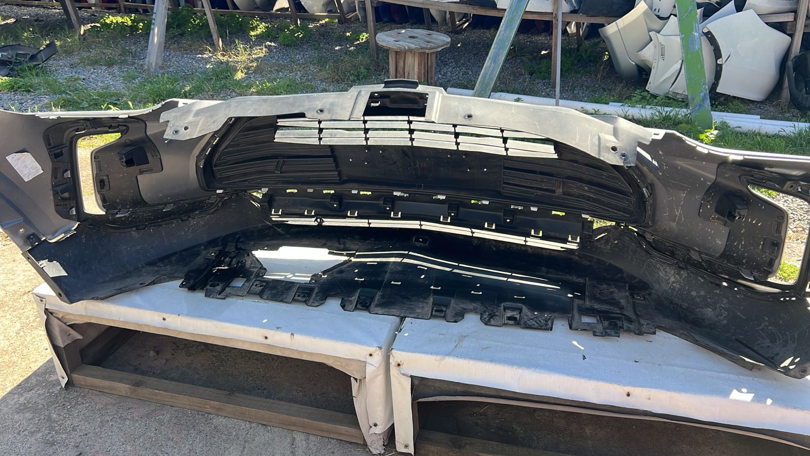 PARACHOQUE DELANTERO CHEVROLET TRACKER (21-25) - Image 6
