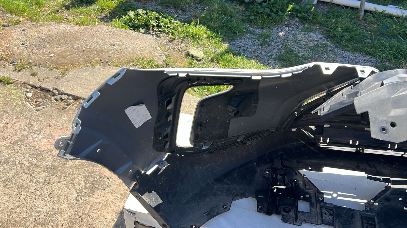 PARACHOQUE DELANTERO CHEVROLET TRACKER (21-25) - Image 7