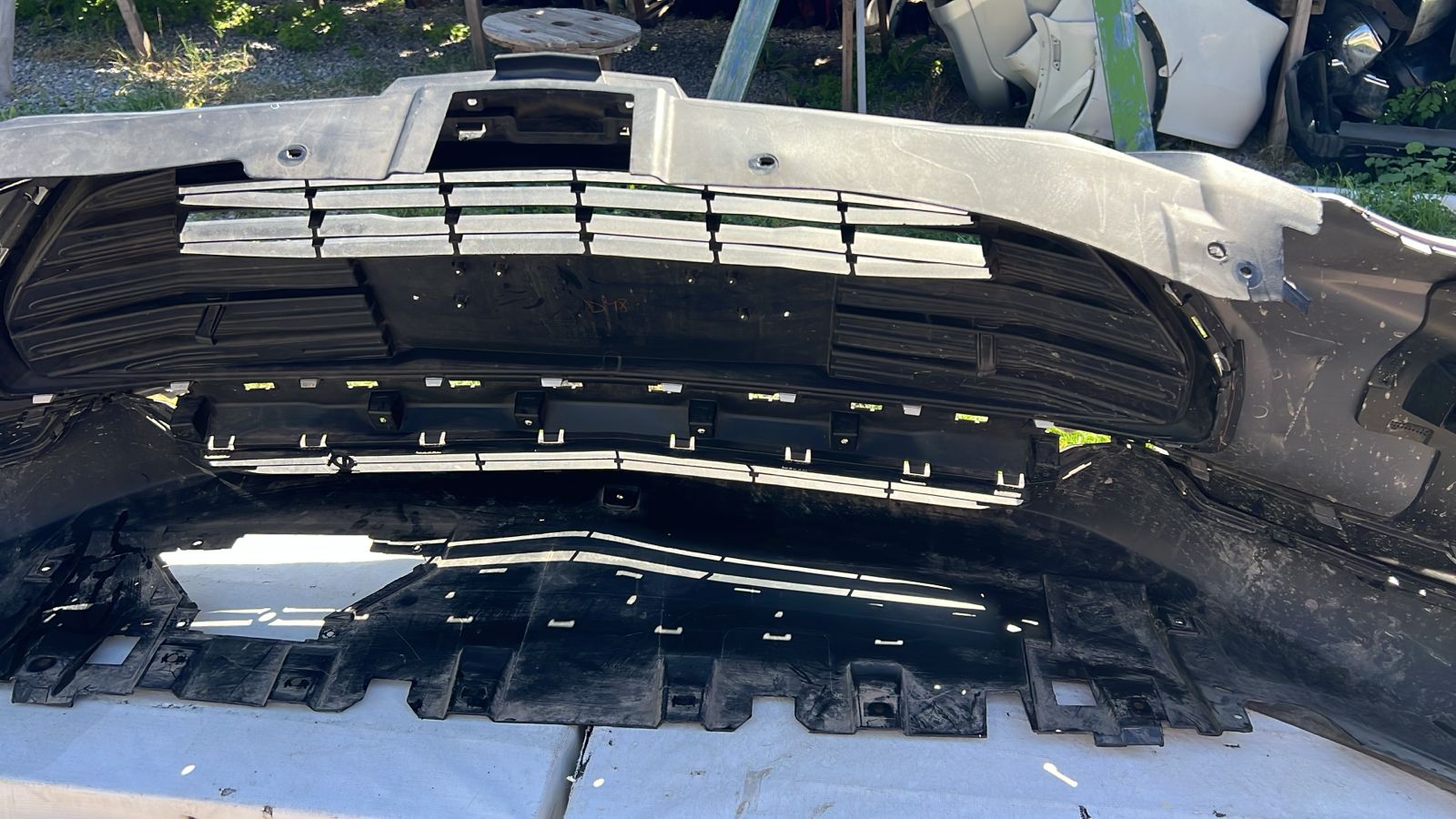PARACHOQUE DELANTERO CHEVROLET TRACKER (21-25) - Image 8