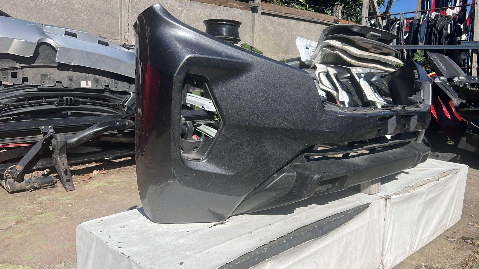 PARACHOQUE DELANTERO NISSAN NAVARA (21-23) - Image 2