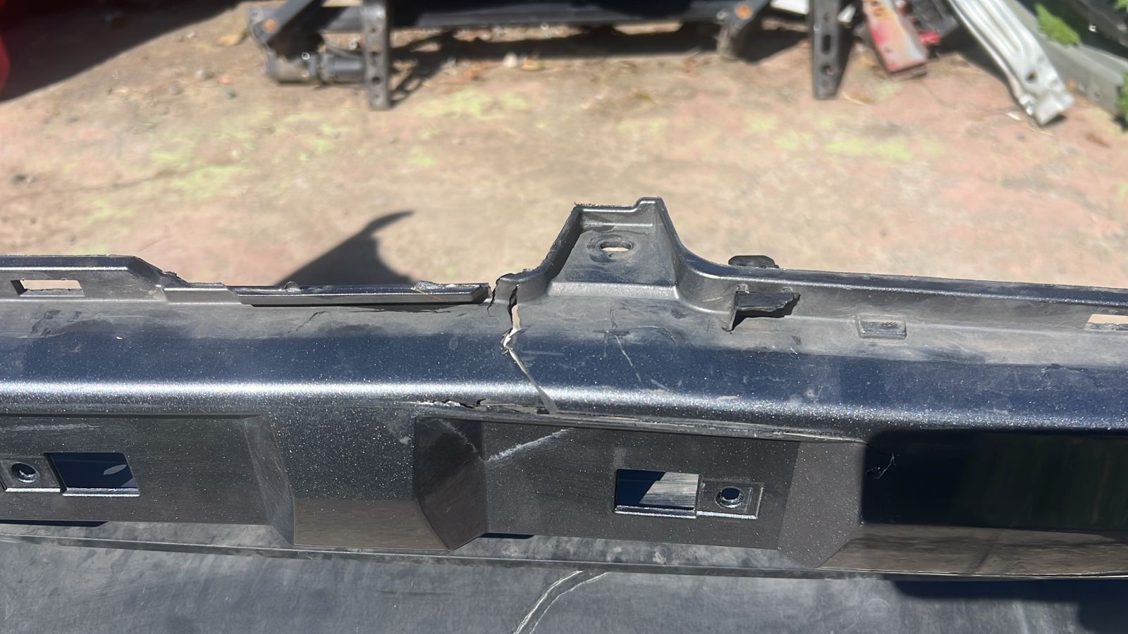 PARACHOQUE DELANTERO NISSAN NAVARA (21-23) - Image 4