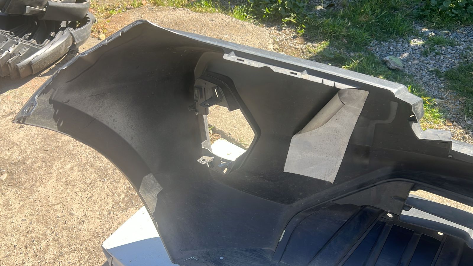 PARACHOQUE DELANTERO NISSAN NAVARA (21-23) - Image 7