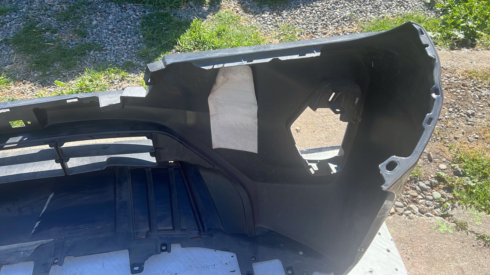PARACHOQUE DELANTERO NISSAN NAVARA (21-23) - Image 9