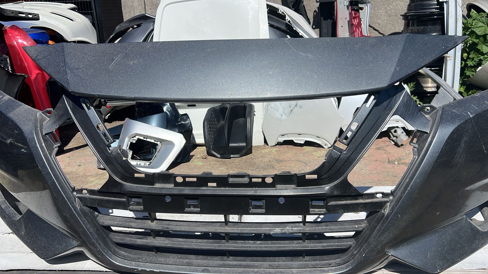 PARACHOQUE DELANTERO NISSAN VERSA (20-23) - Image 3