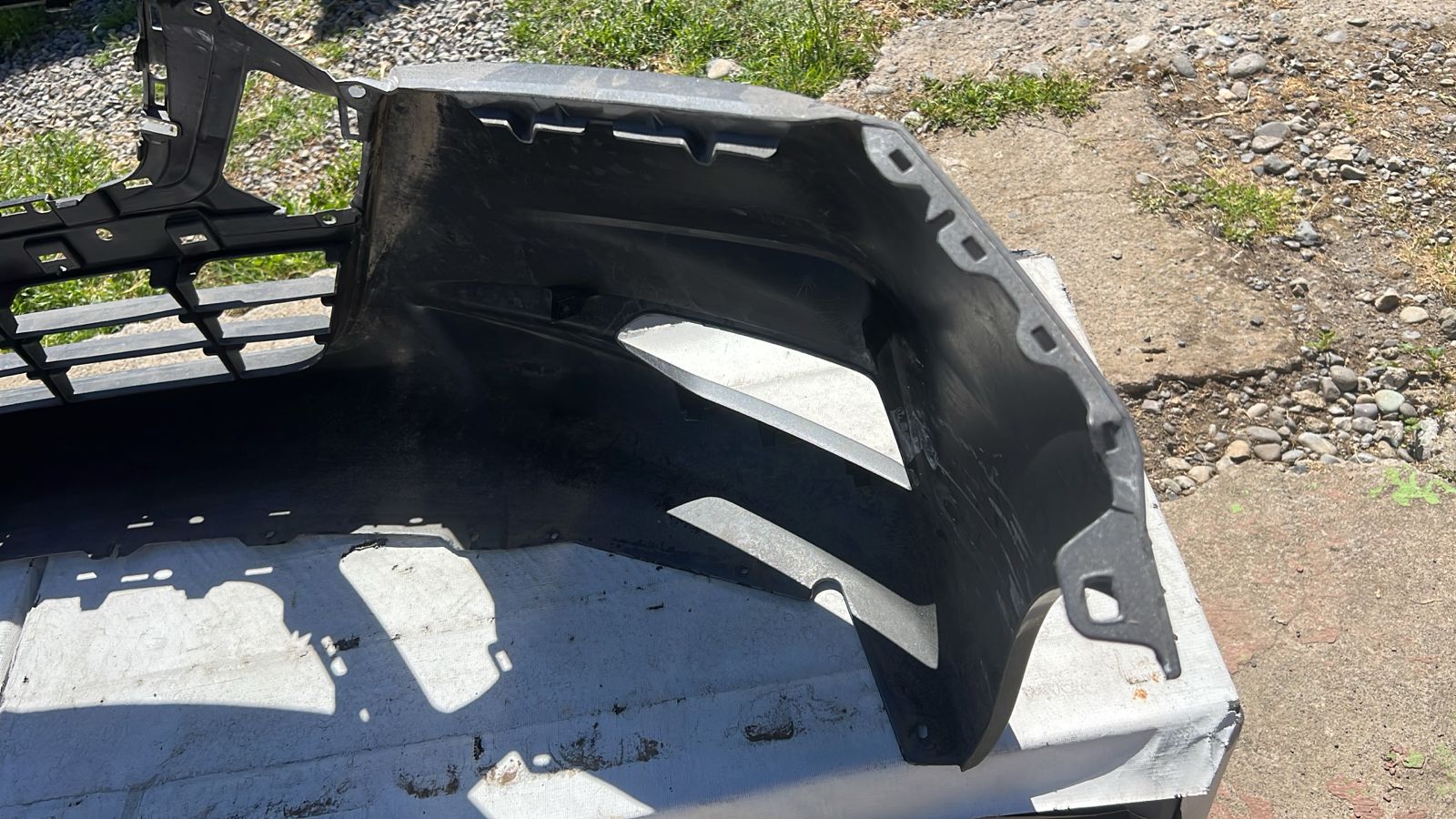 PARACHOQUE DELANTERO NISSAN VERSA (20-23) - Image 8
