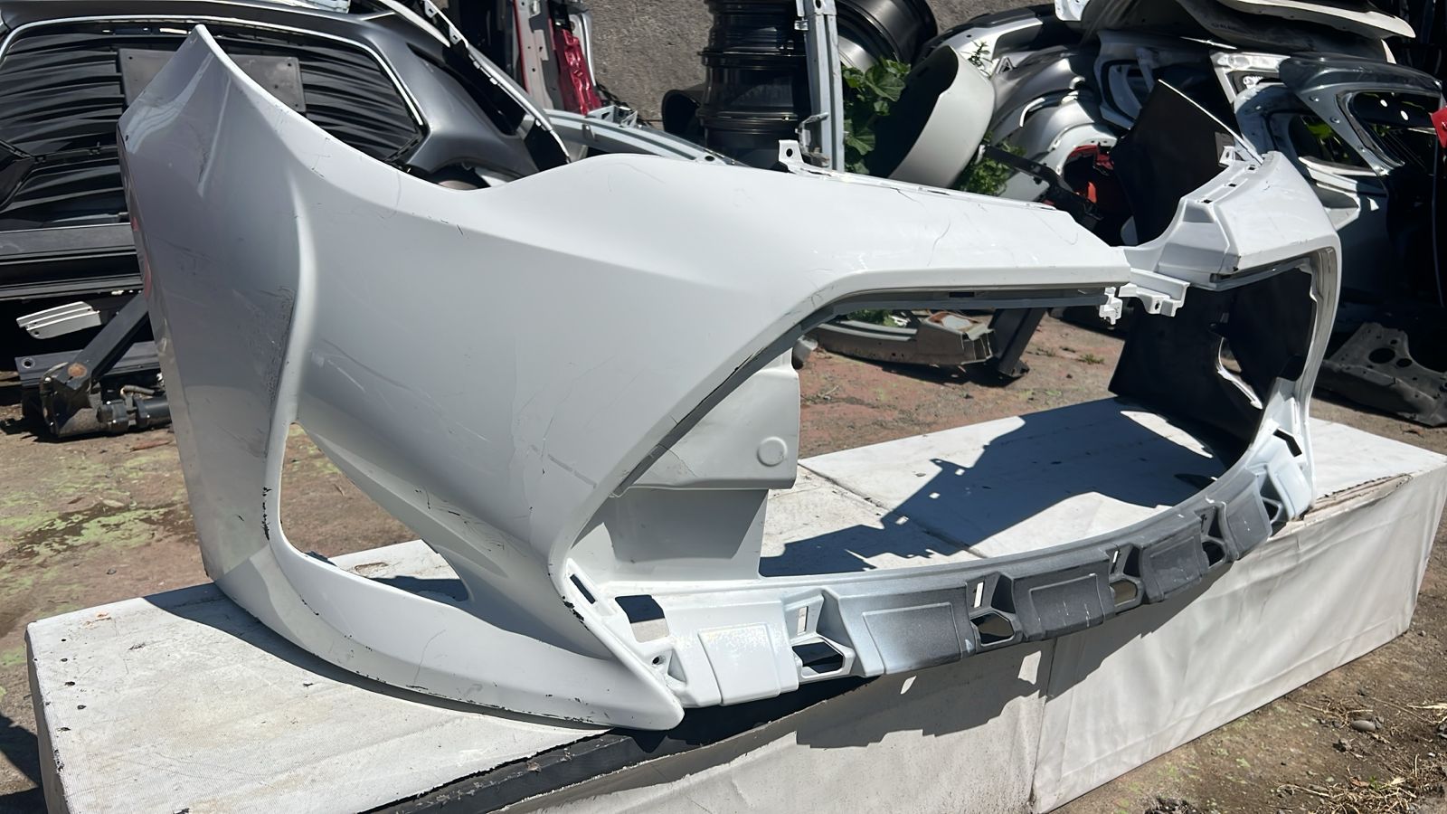 ALTERNATIVO PARACHOQUE DELANTERO TOYOTA COROLLA (17-19) - Image 2