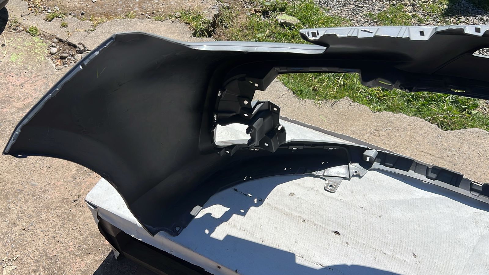 PARACHOQUE DELANTERO TOYOTA YARIS SPORT (23-25) - Image 7