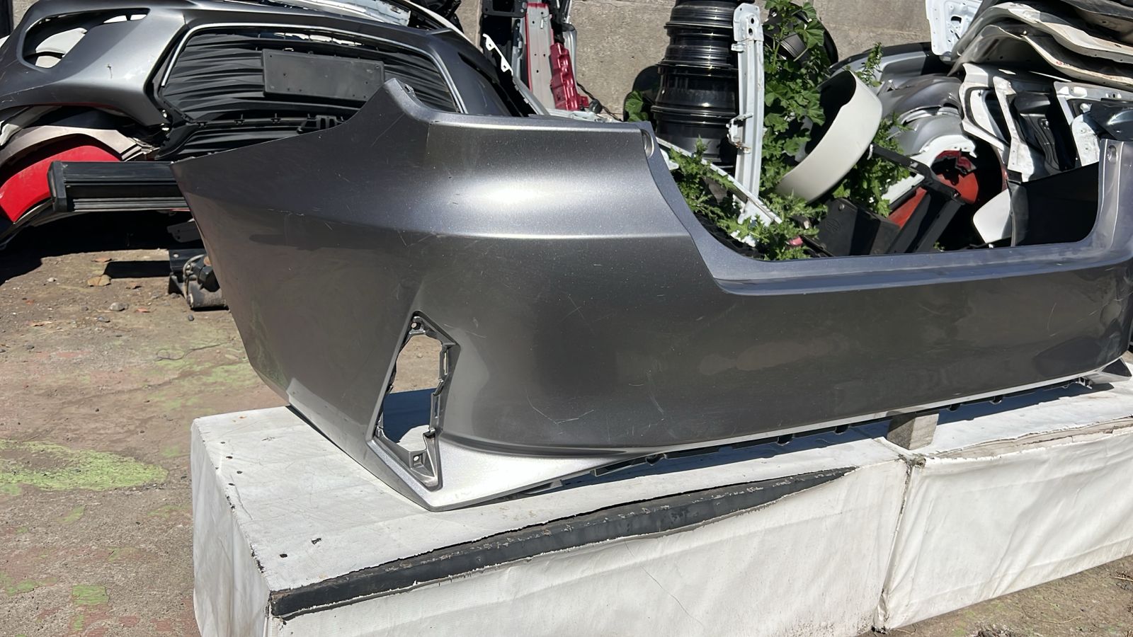 PARACHOQUE TRASERO TOYOTA YARIS SEDAN (23-25) - Image 2