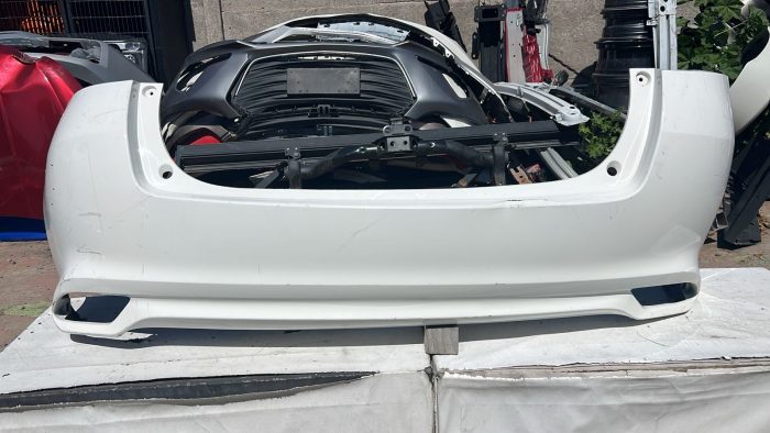 PARACHOQUE TRASERO TOYOTA YARIS SPORT (18-22)