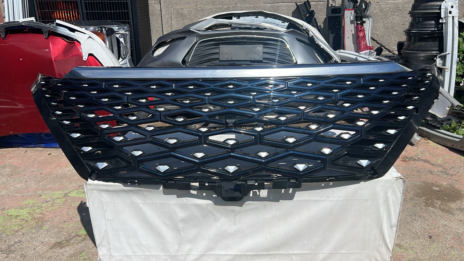 MASCARA OMODA C5 (24-25)