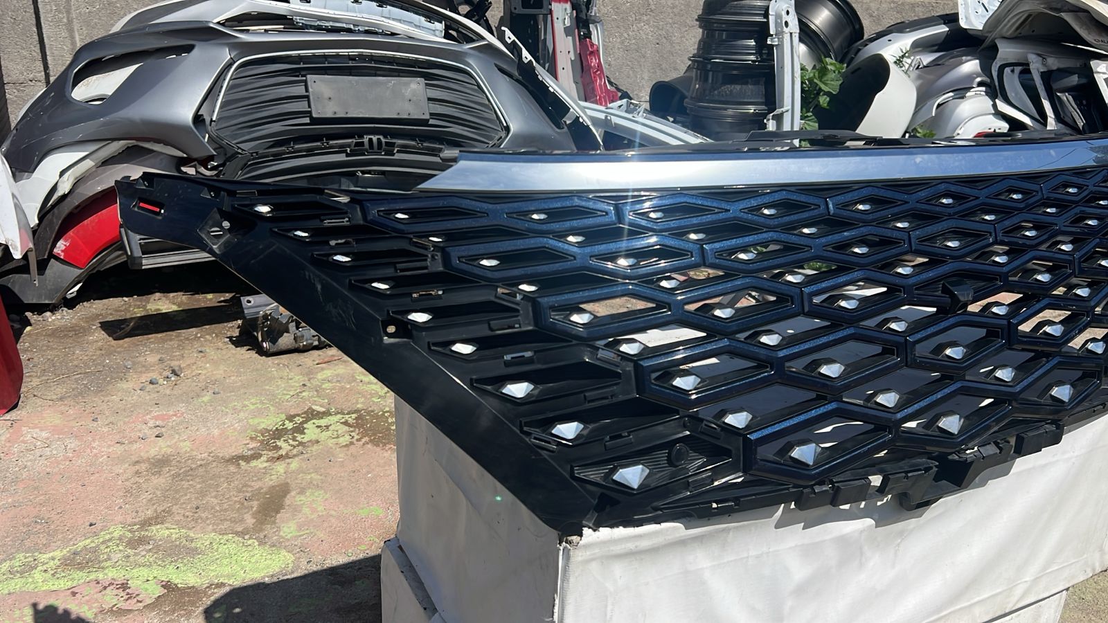 MASCARA OMODA C5 (24-25) - Imagen 2