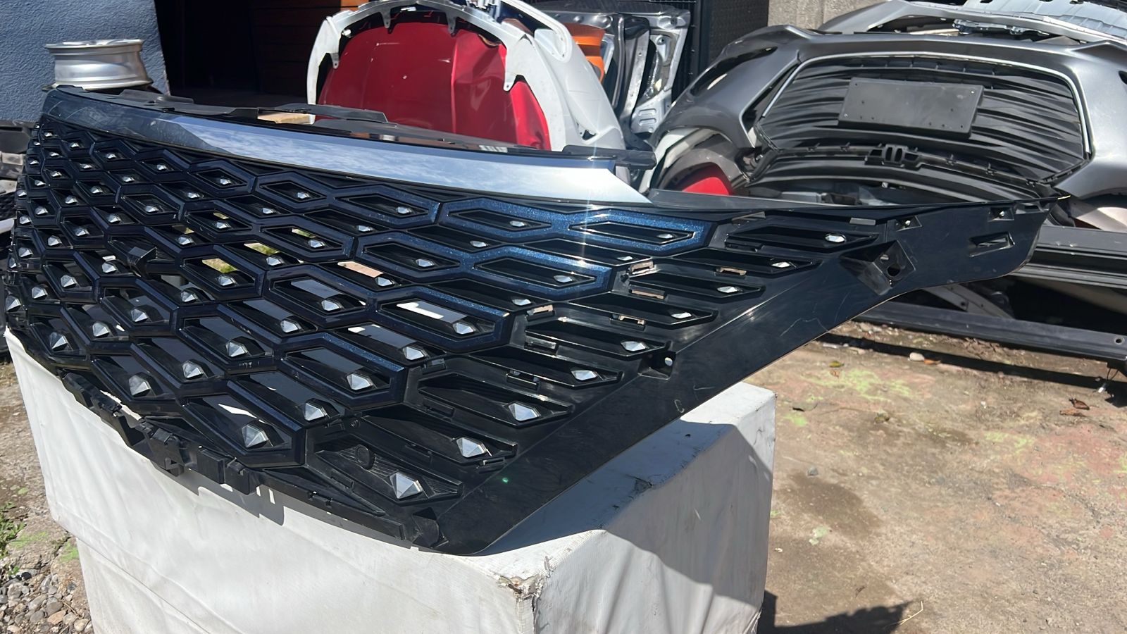 MASCARA OMODA C5 (24-25) - Imagen 6