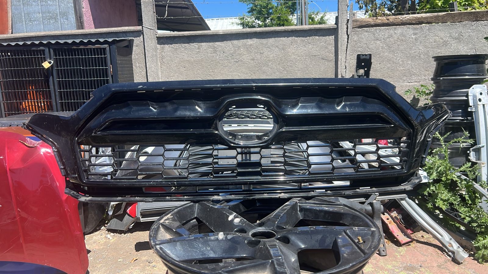 MASCARA TOYOTA COROLLA CROSS SPORT (24-26)