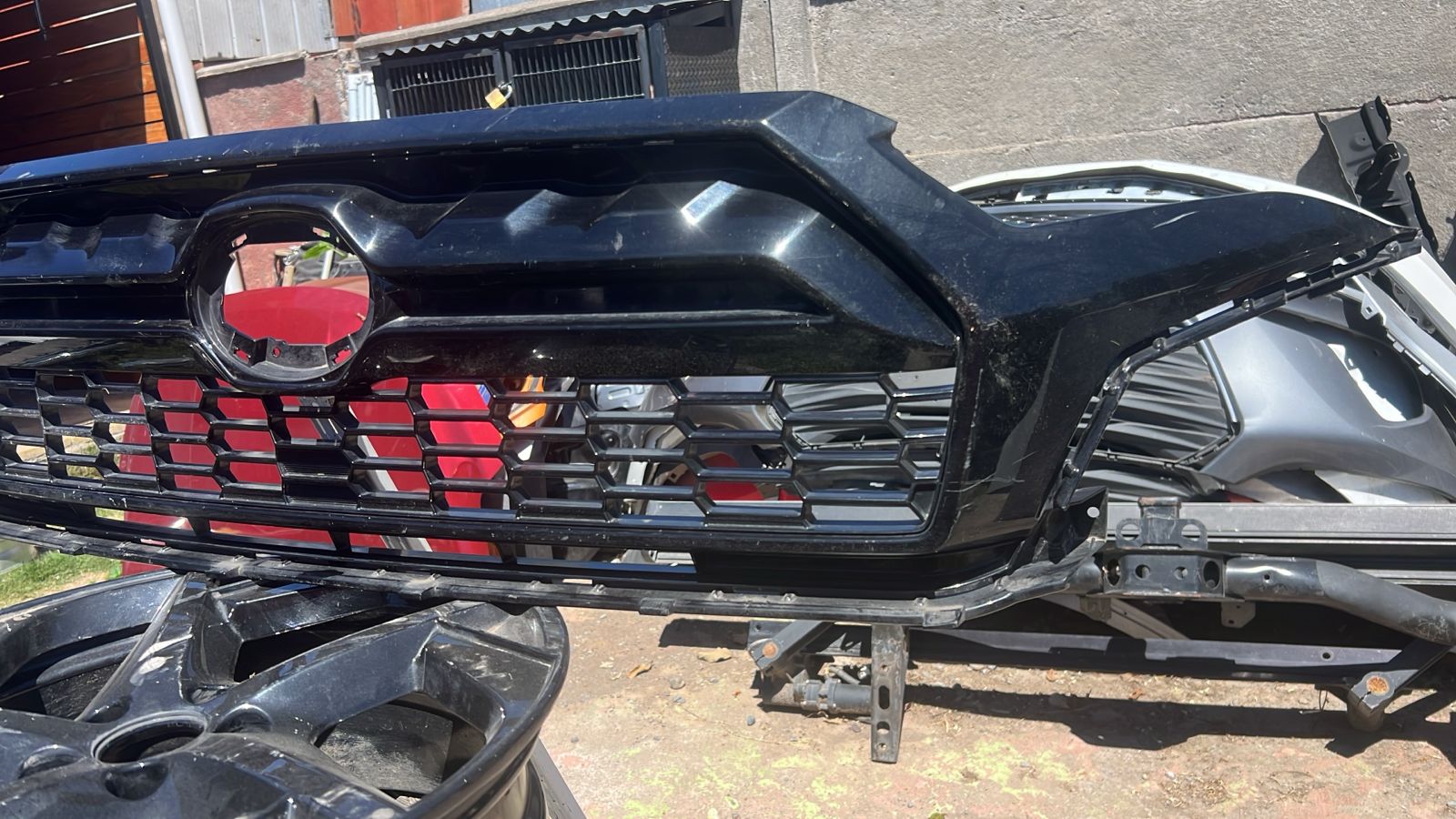 MASCARA TOYOTA COROLLA CROSS SPORT (24-26) - Image 4