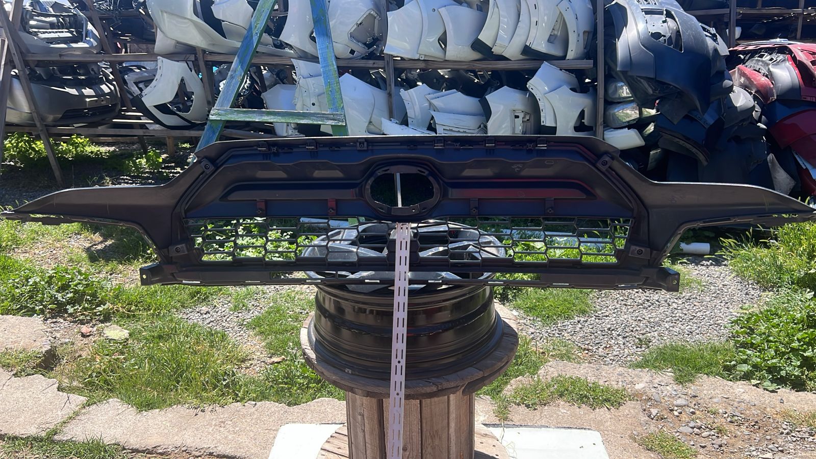 MASCARA TOYOTA COROLLA CROSS SPORT (24-26) - Image 5