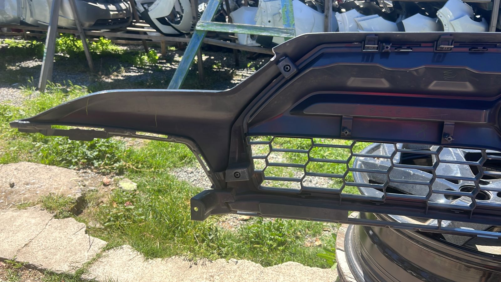 MASCARA TOYOTA COROLLA CROSS SPORT (24-26) - Image 6