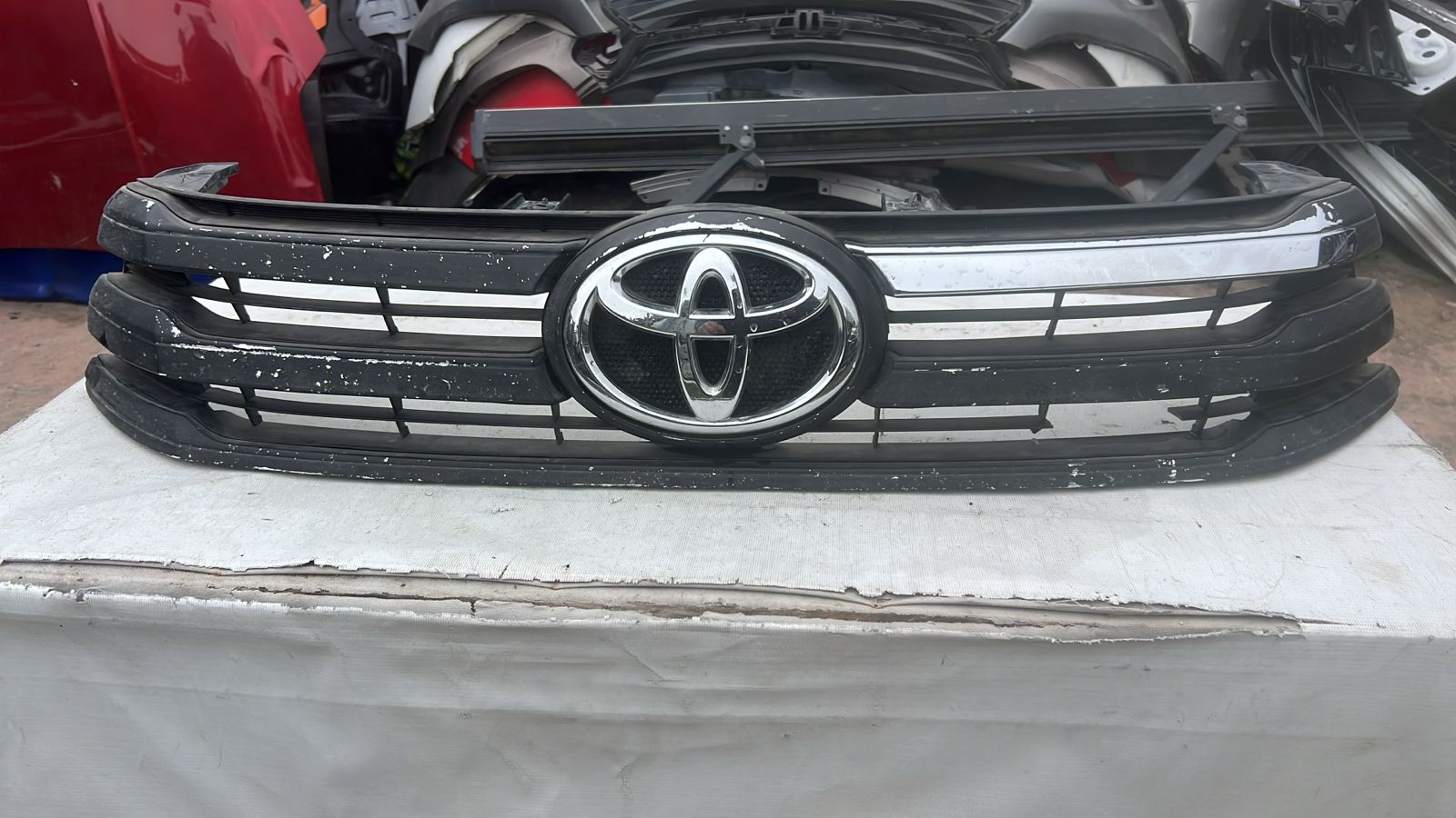 MASCARA TOYOTA HILUX (20-22)