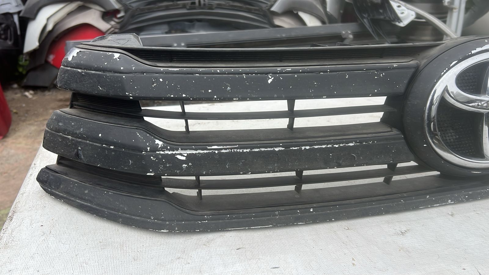 MASCARA TOYOTA HILUX (20-22) - Image 2