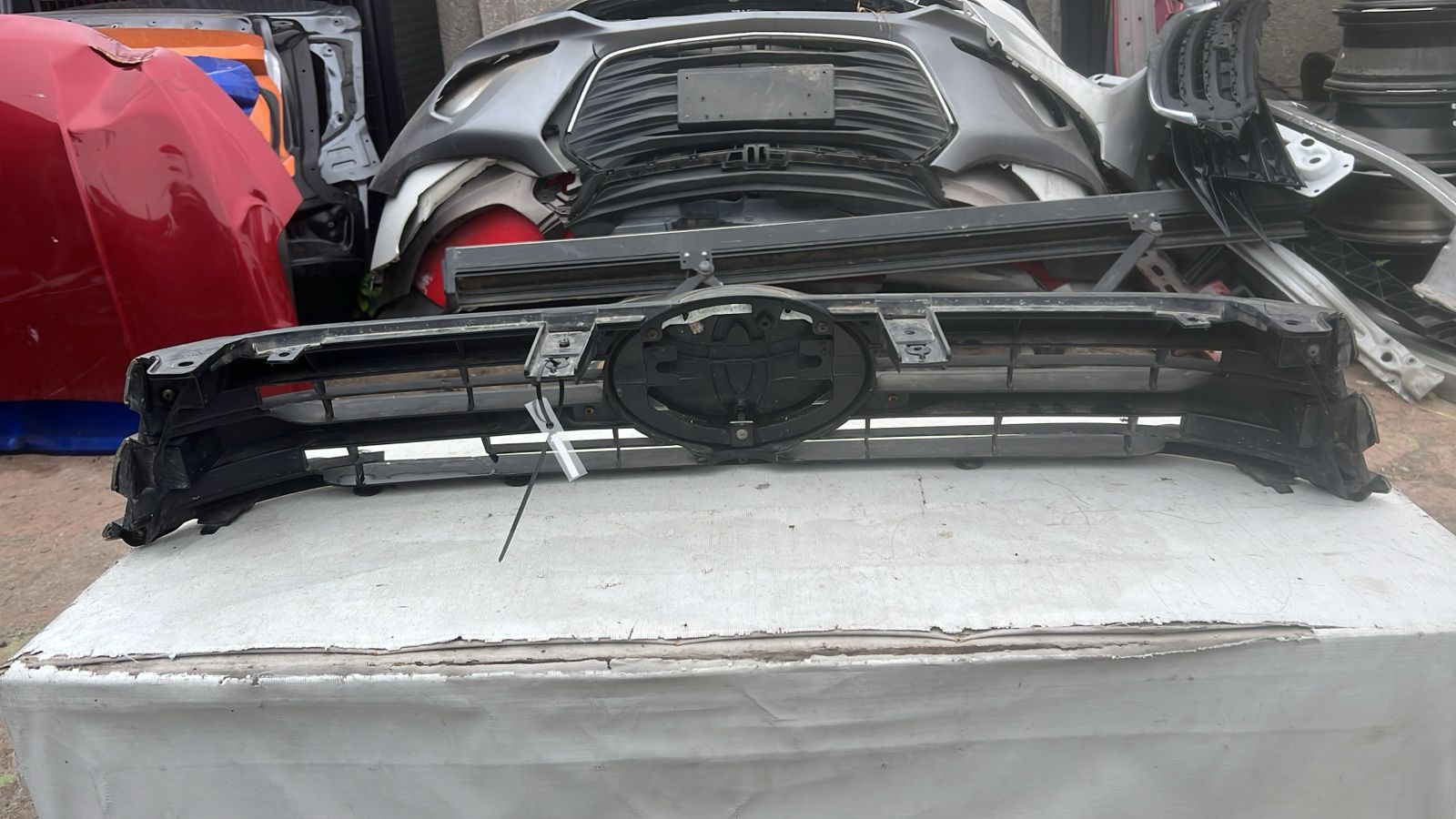 MASCARA TOYOTA HILUX (20-22) - Image 6