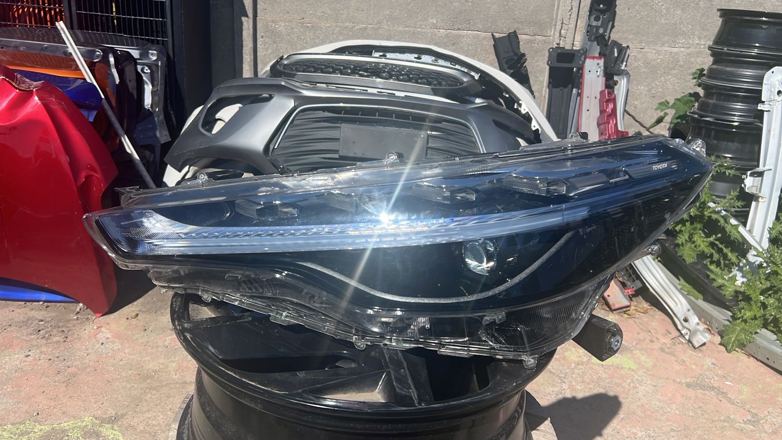 OPTICO IZQUIERDO TOYOTA COROLLA CROSS (25-26)