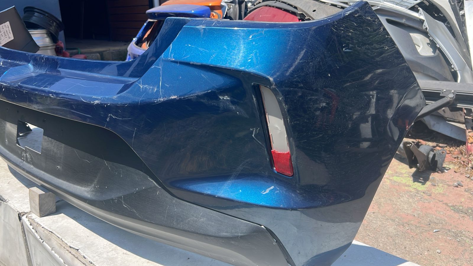 PARACHOQUE TRASERO CHEVROLET ONIX RS (20-24) - Imagen 4