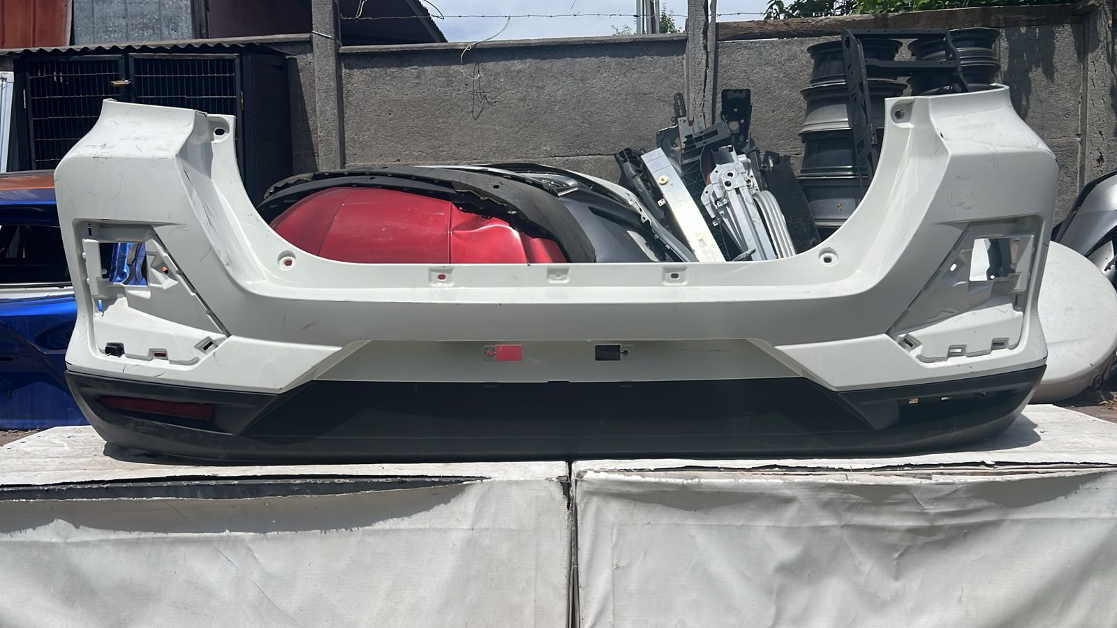 PARACHOQUE TRASERO TOYOTA RAIZE (22-24)