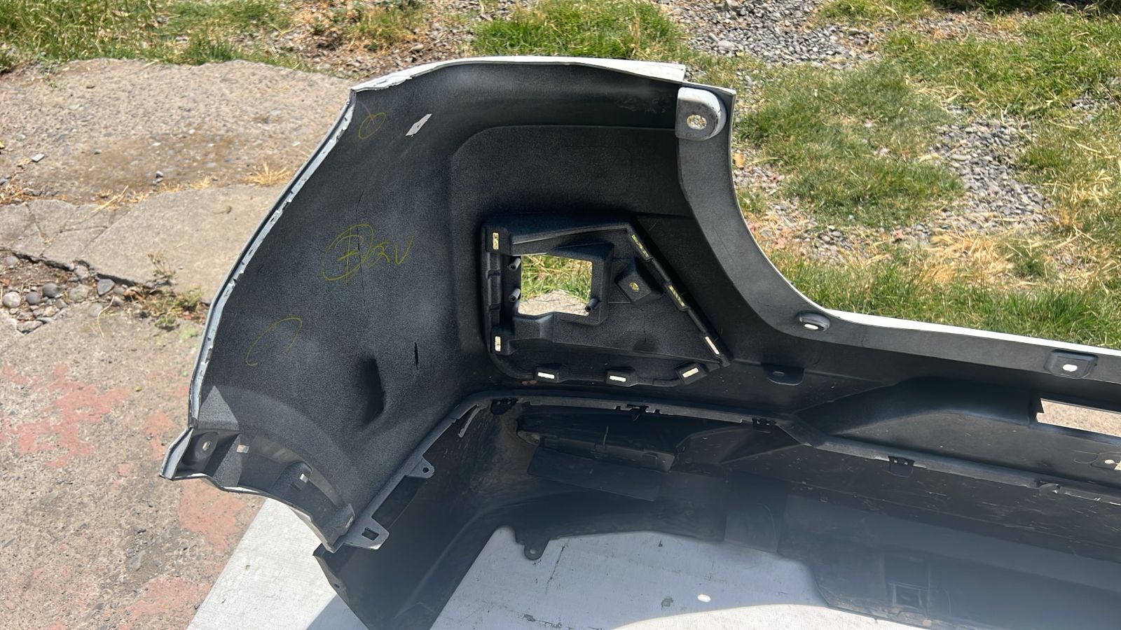 PARACHOQUE TRASERO TOYOTA RAIZE (22-24) - Imagen 7