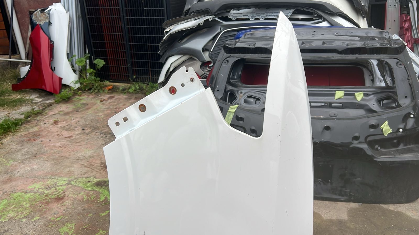 TAPABARRO IZQUIERDO CHEVROLET N400 (20-23) - Imagen 2