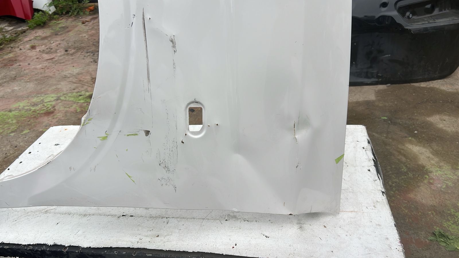 TAPABARRO IZQUIERDO CHEVROLET N400 (20-23) - Imagen 3