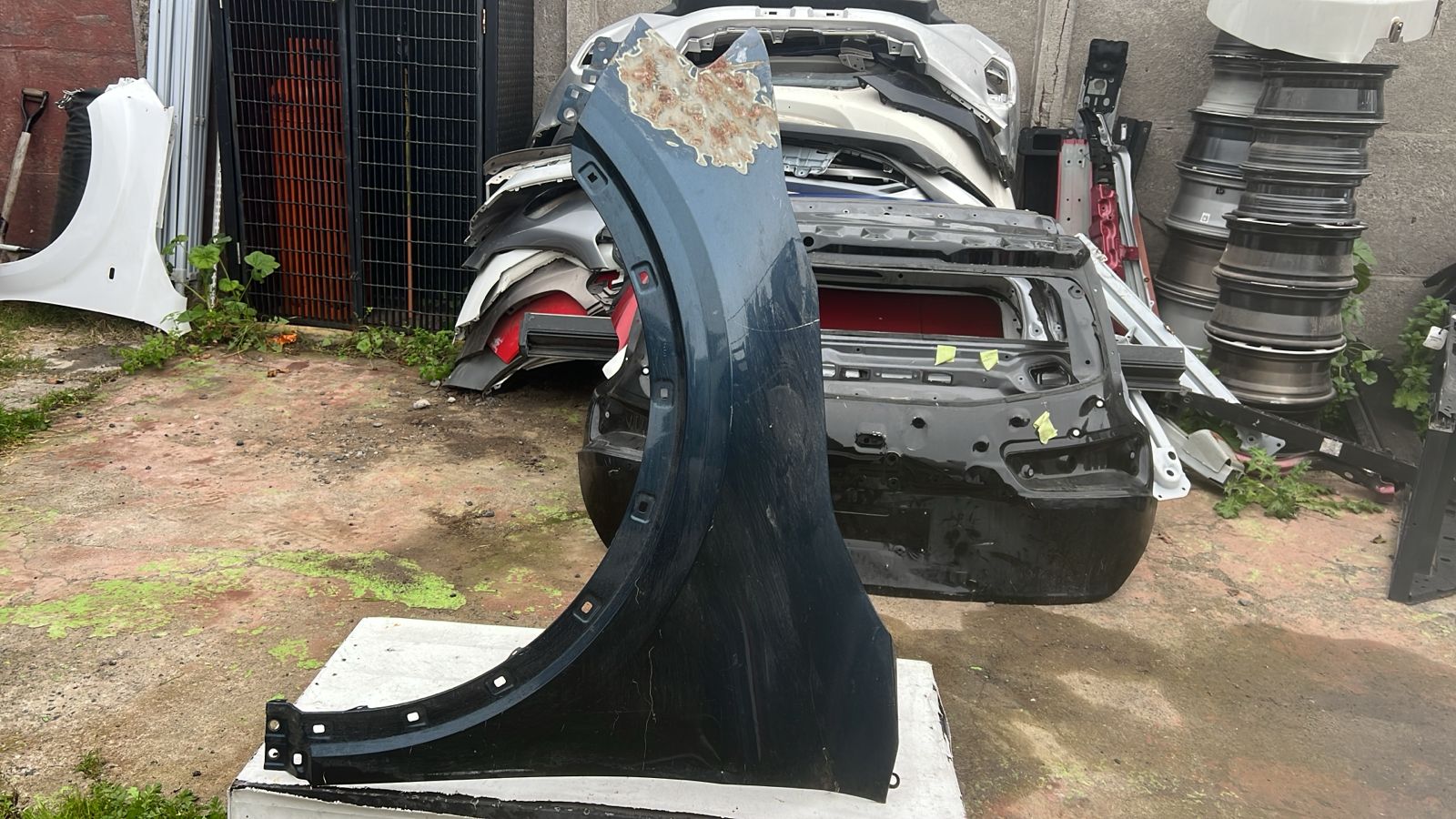 TAPABARRO IZQUIERDO KIA SPORTAGE (22-25)