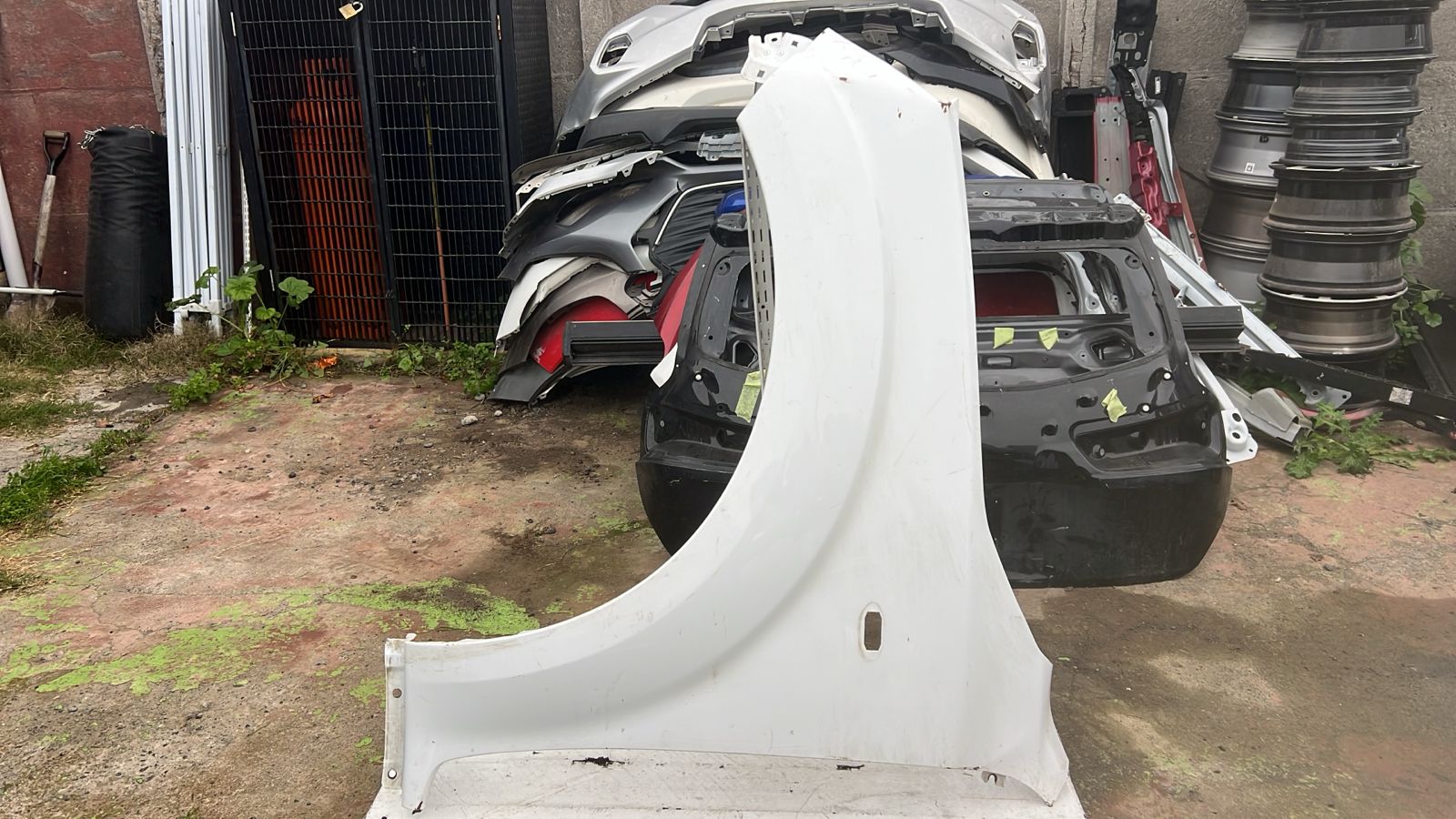 TAPABARRO IZQUIERDO NISSAN NP300 (15-21)