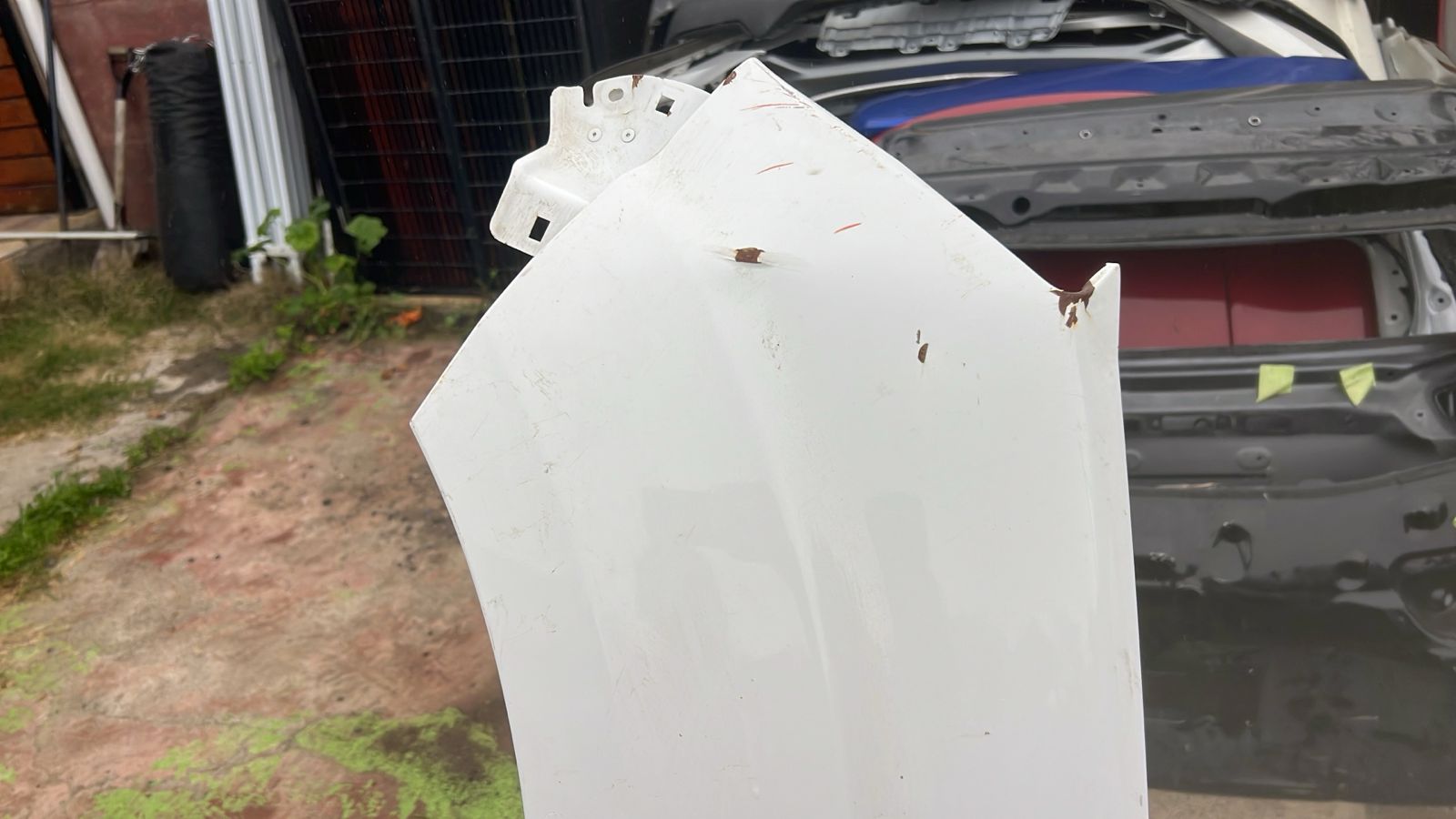 TAPABARRO IZQUIERDO NISSAN NP300 (15-21) - Imagen 2