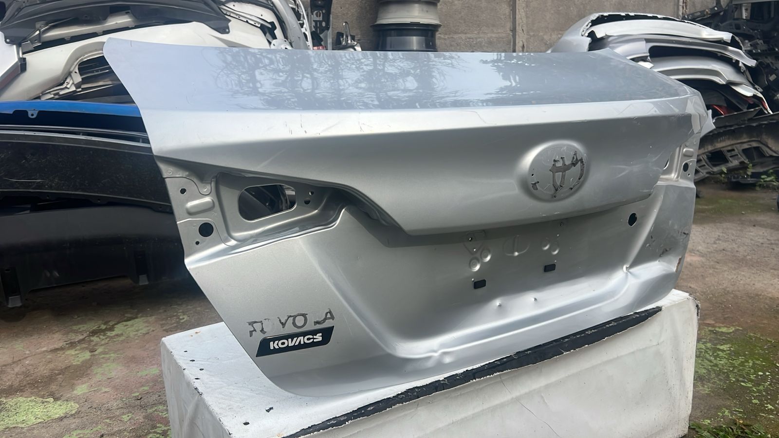 TAPA MALETA TOYOTA YARIS SEDAN (21-23) - Image 2