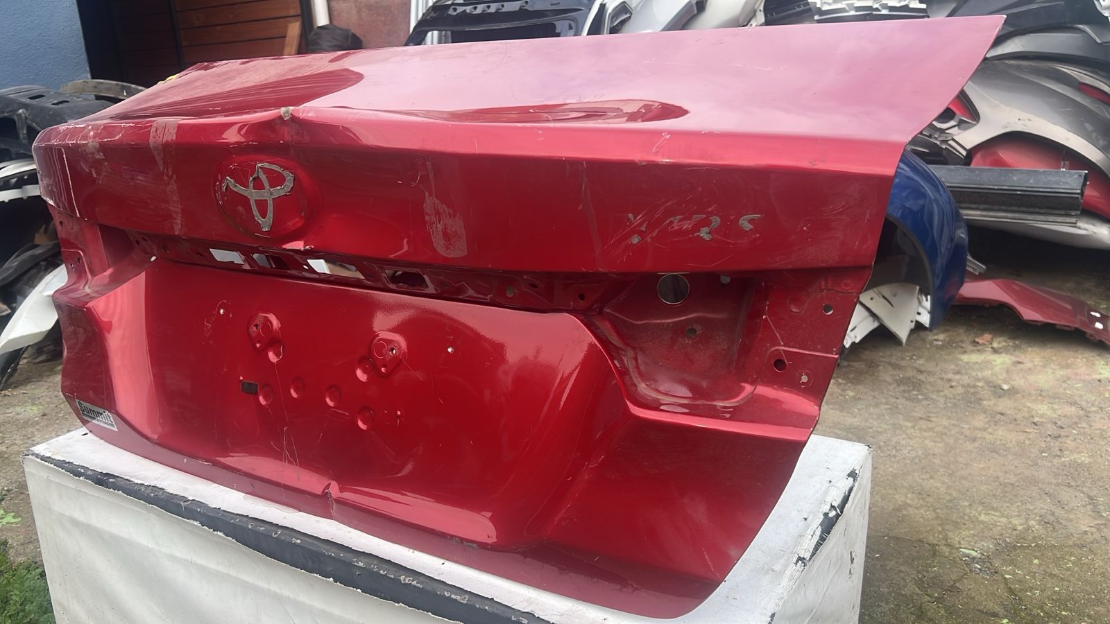 TAPA MALETA TOYOTA YARIS SEDAN (23-25) - Image 3