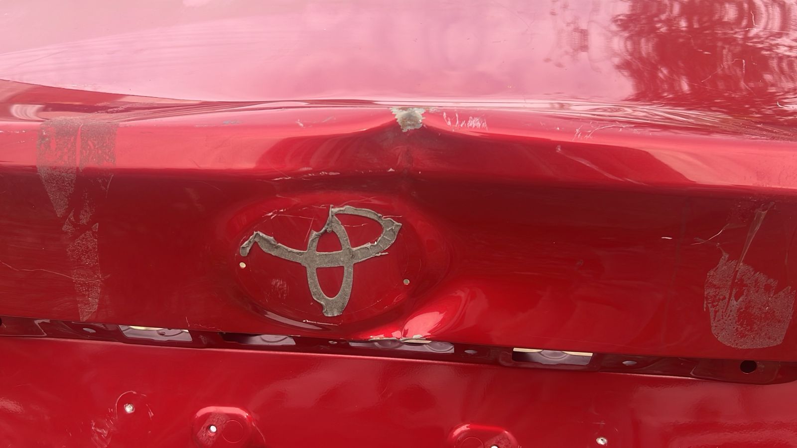 TAPA MALETA TOYOTA YARIS SEDAN (23-25) - Image 4