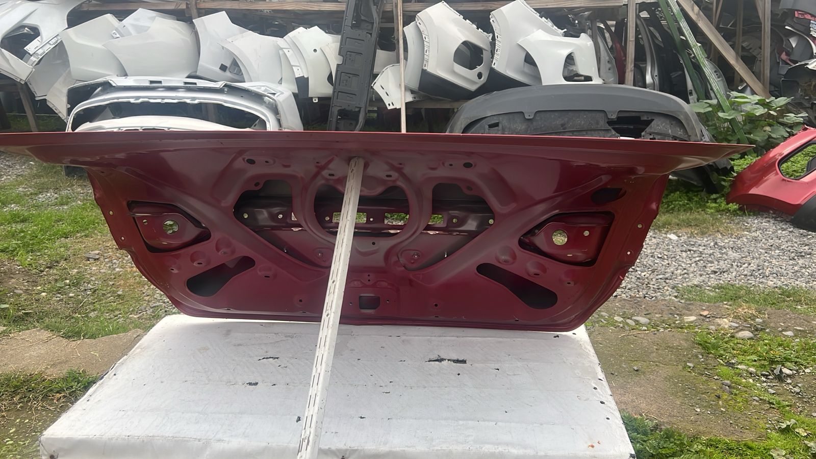 TAPA MALETA TOYOTA YARIS SEDAN (23-25) - Image 5