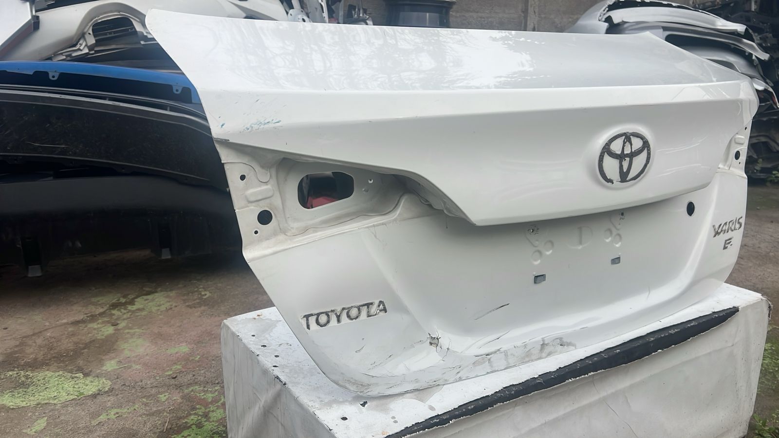 TAPA MALETA TOYOTA YARIS SEDAN (21-23) - Image 2