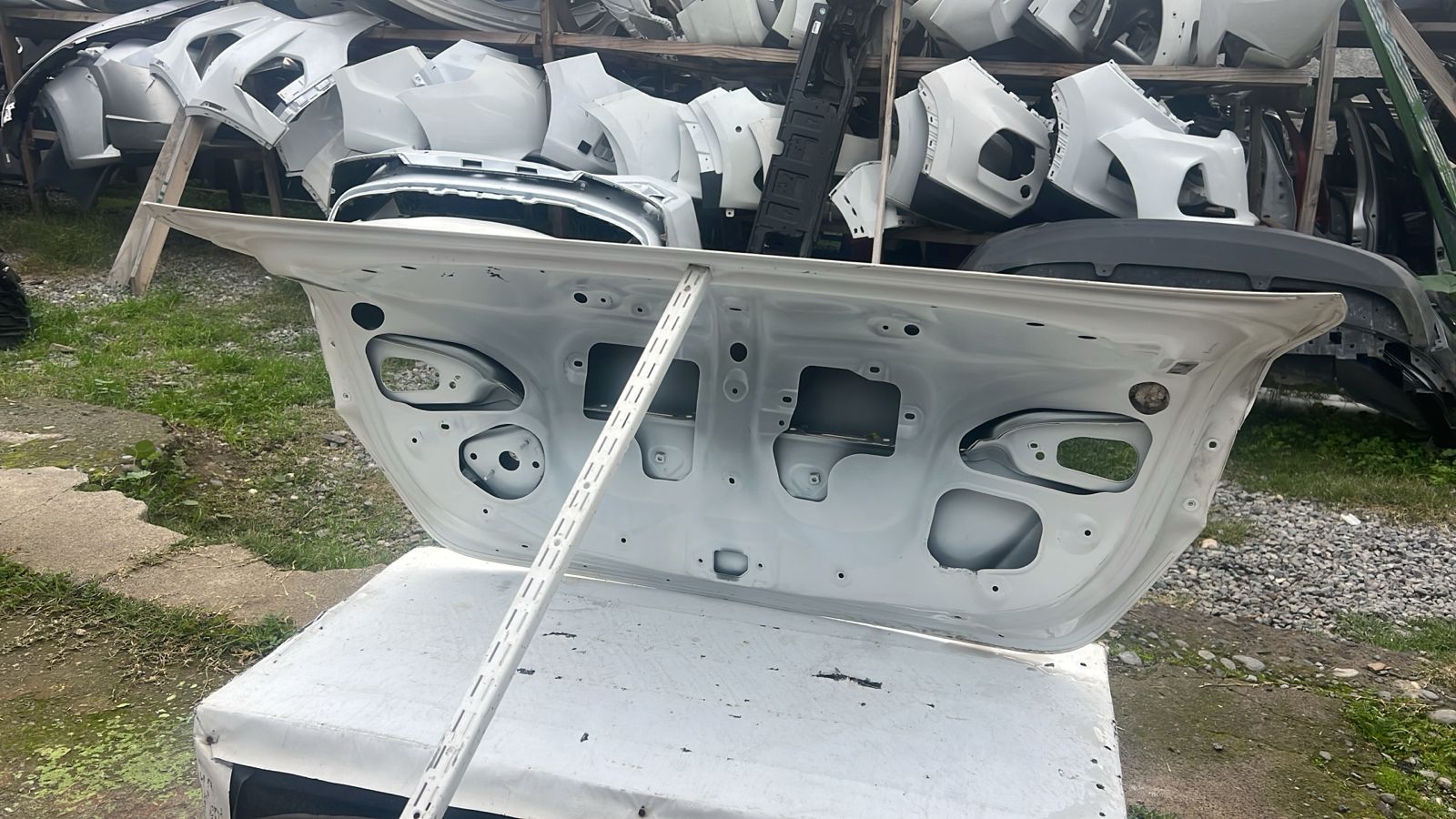 TAPA MALETA TOYOTA YARIS SEDAN (21-23) - Image 6