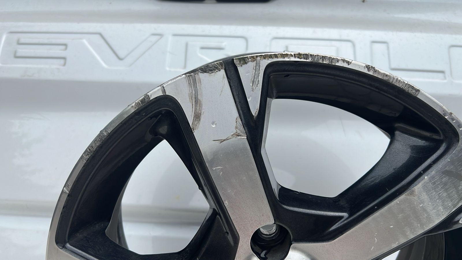 LLANTA CHEVROLET ONIX PRISMA (17-21) - Imagen 3