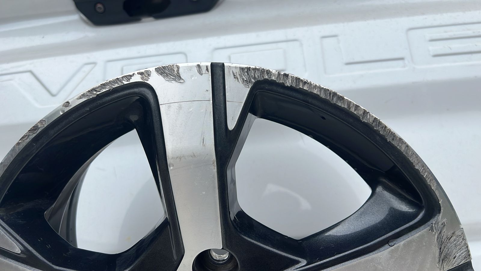 LLANTA CHEVROLET ONIX PRISMA (17-21) - Imagen 2