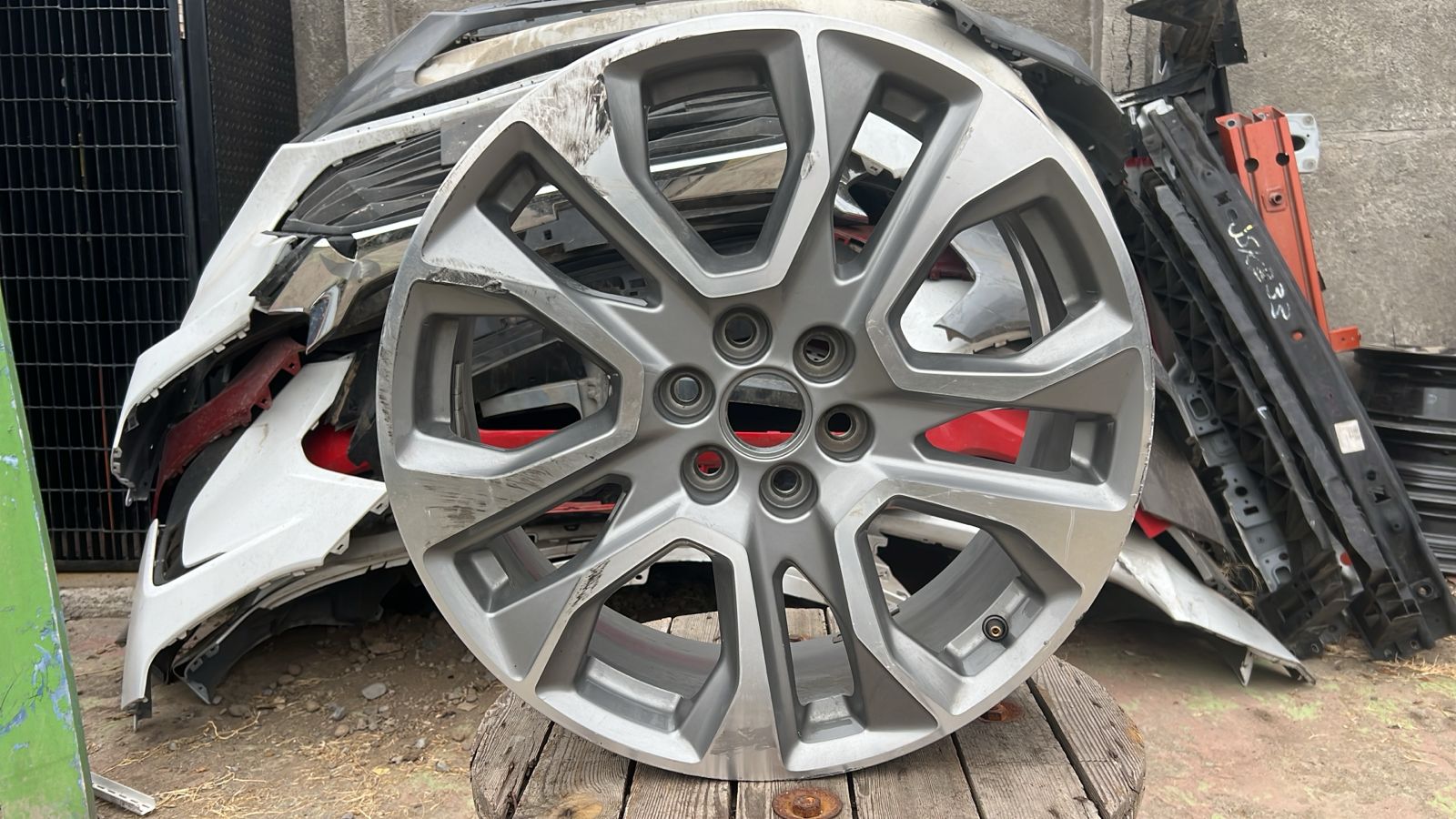 LLANTA CHEVROLET TRAVERSE (18-20)