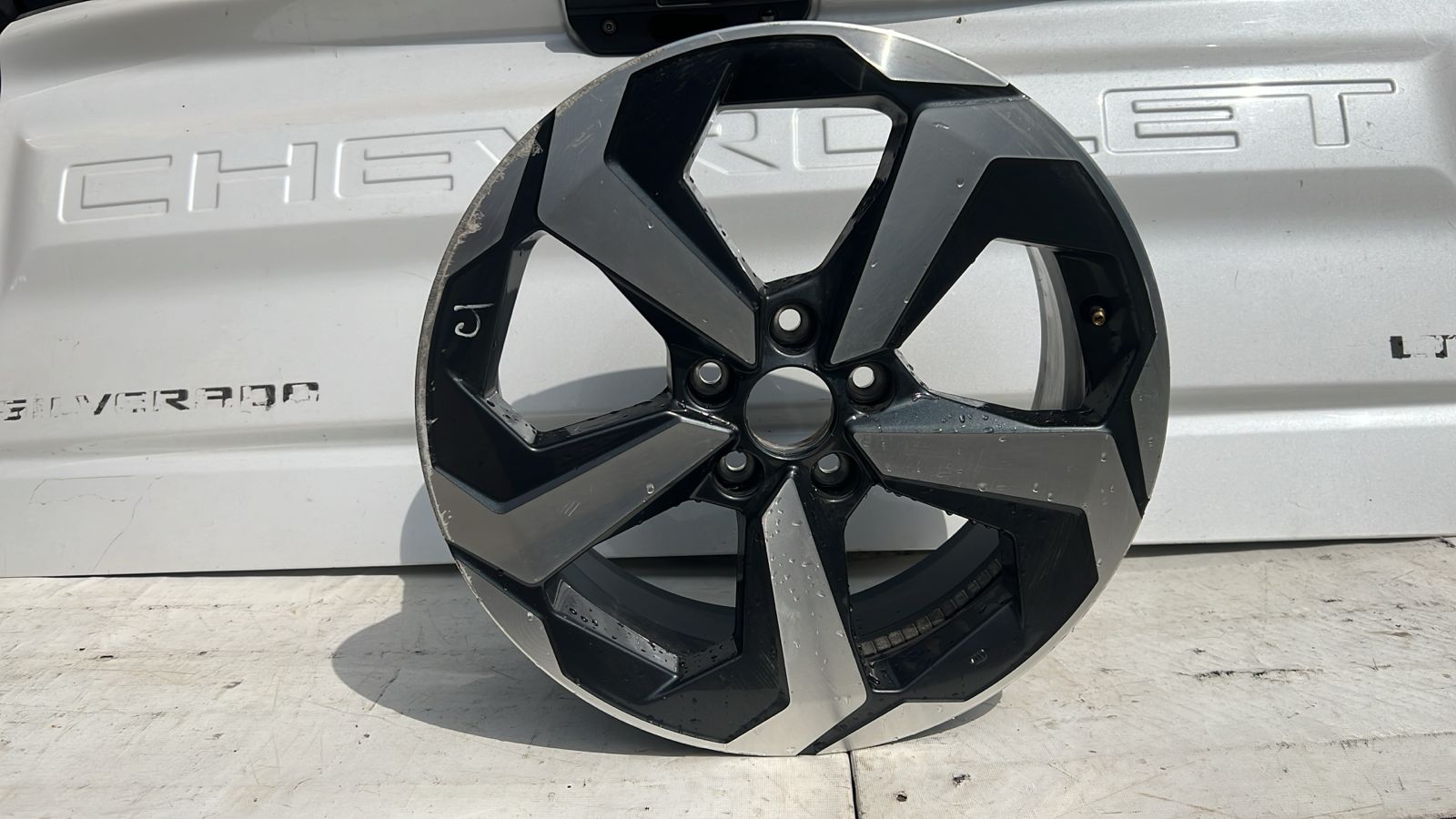 LLANTA NISSAN QASHQAI (23-24)