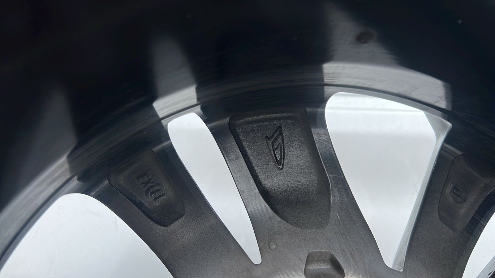 LLANTA TOYOTA RUSH (20-23) - Imagen 4