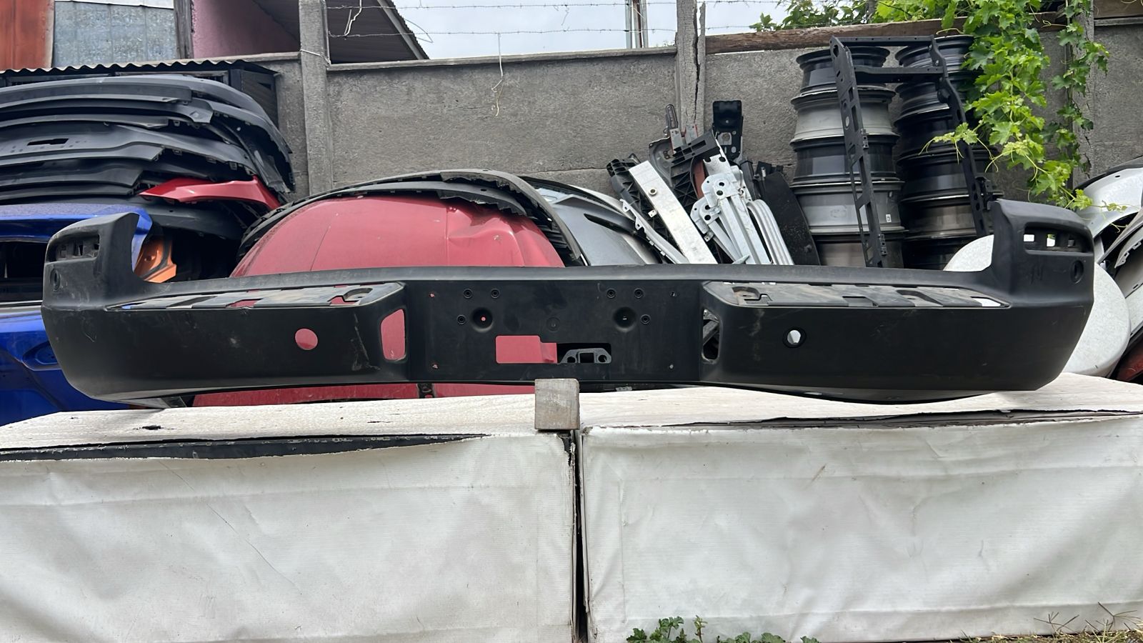 PARACHOQUE TRASERO CHEVROLET MONTANA (23-25)