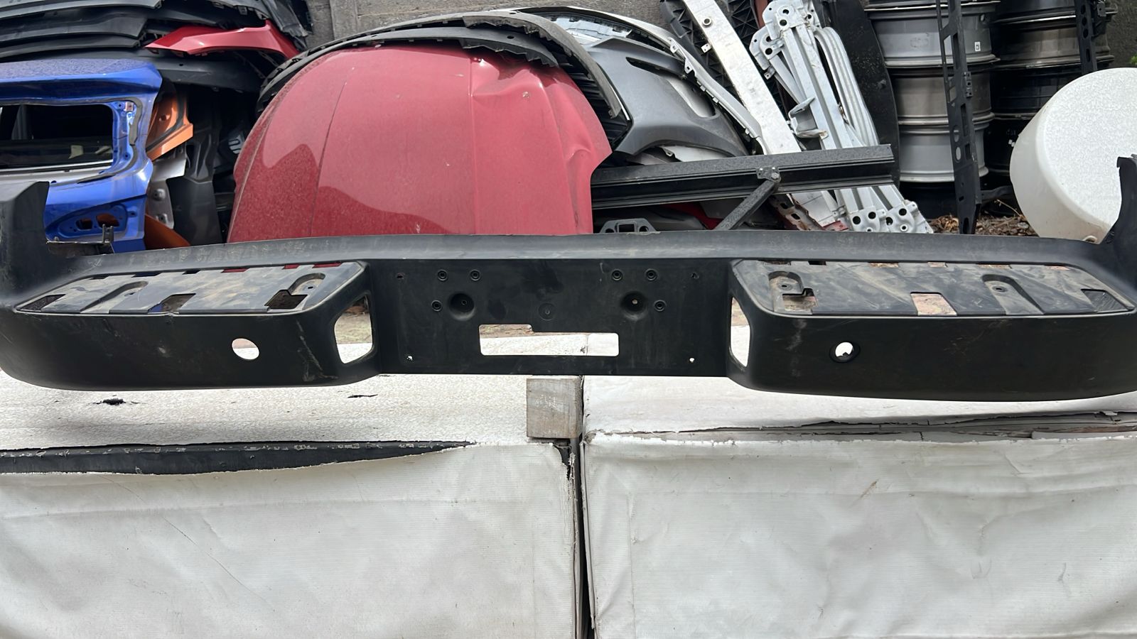 PARACHOQUE TRASERO CHEVROLET MONTANA (23-25) - Imagen 3