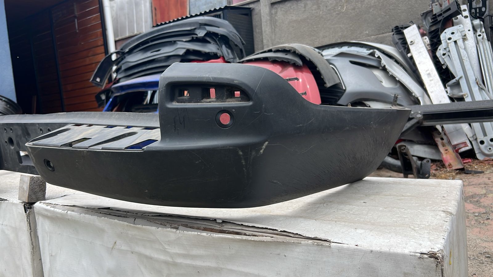 PARACHOQUE TRASERO CHEVROLET MONTANA (23-25) - Imagen 4